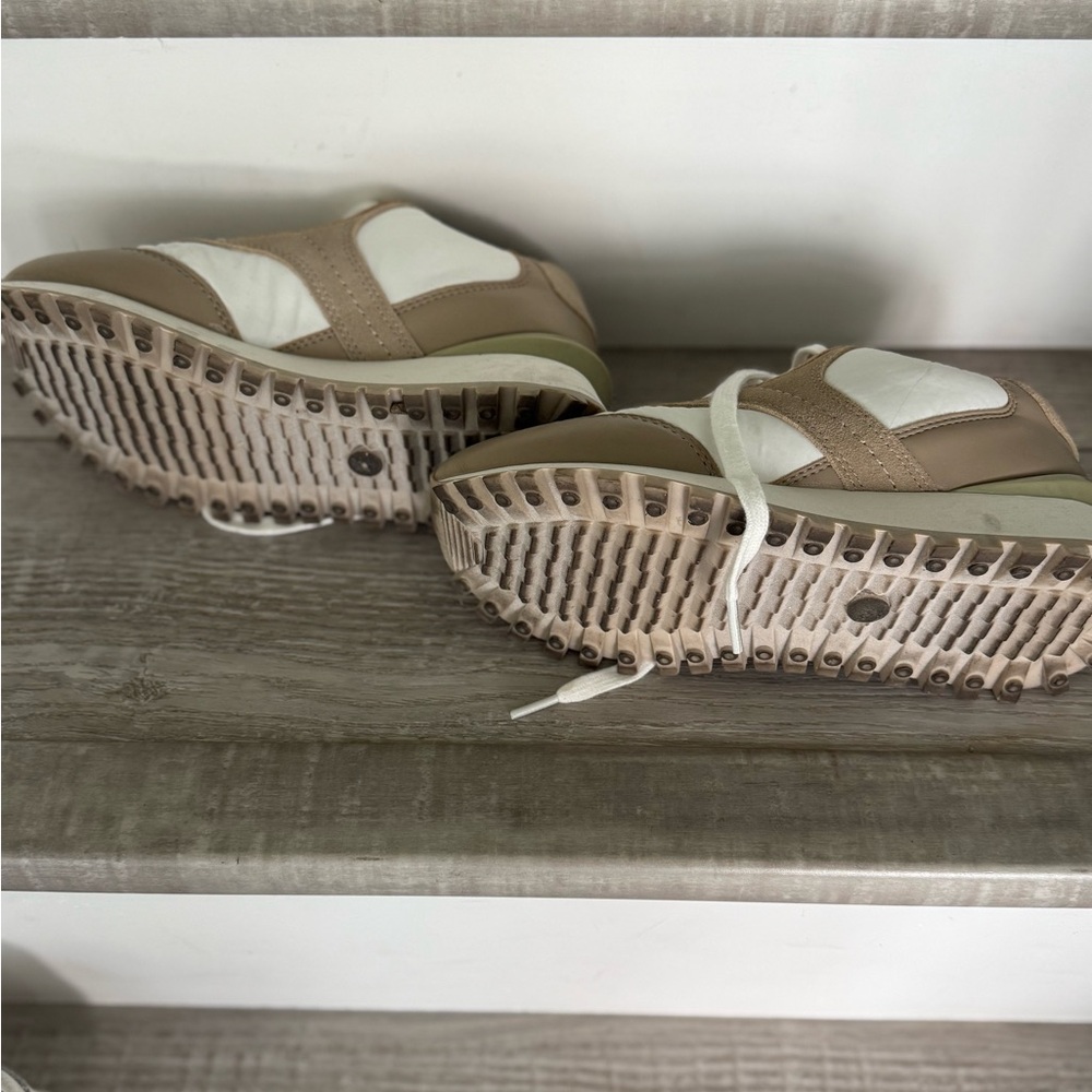 Blondo Waterproof Women's Athletic Shoes in Tan and White - Picture 3 of 3